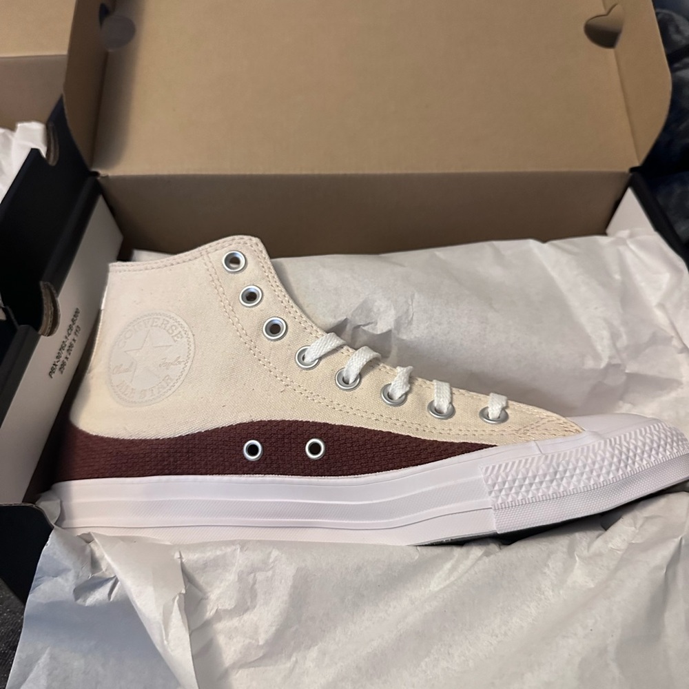 NEW Converse Mid Tops - Men’s size 7.5 / Woman’s size 9.5